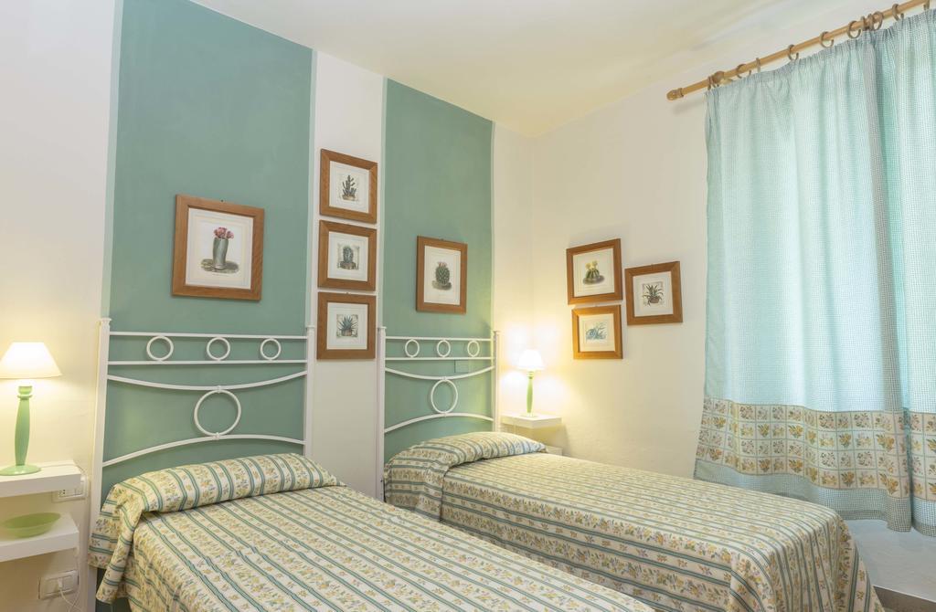 Villa Monserrato - Goelba Porto Azzurro Exteriör bild